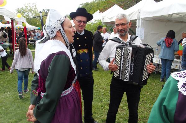 Attente de la prestation guy nous joue des airs