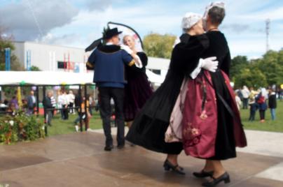 Avant deux de travers choregraphie tourne a deux