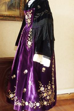 Costume de vannes 1920 vue de trois quart dos