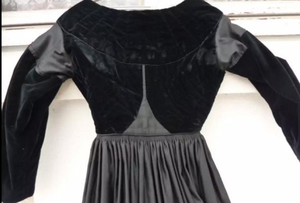 Dos de robe de baud 1