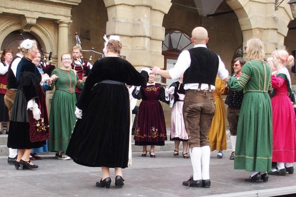 03092016 danses bretonnes avec les bavarrois