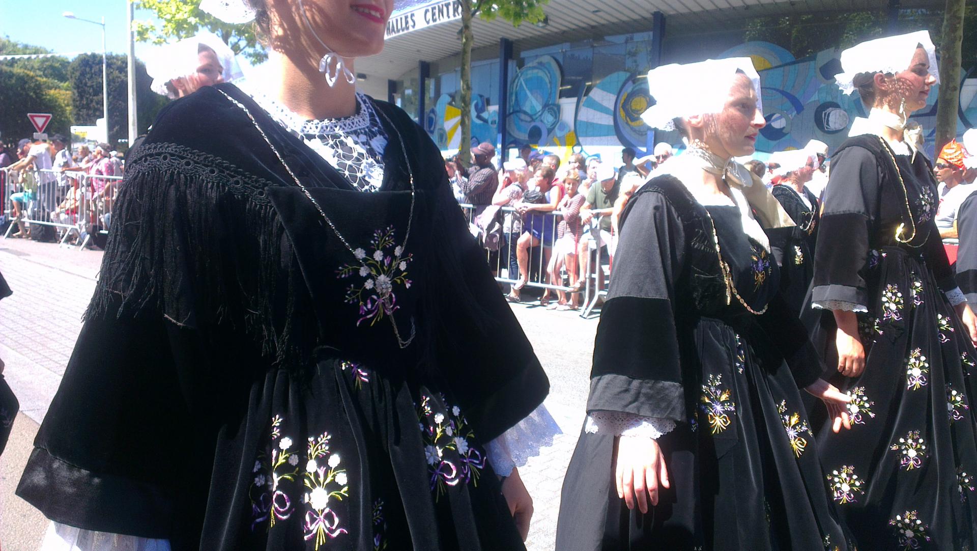 Photos défilé en costumes breton de la Grande parade